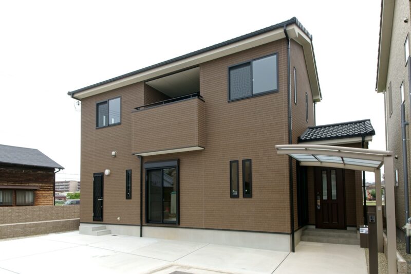 Ｎ様邸　内壁を漆喰に。 こども部屋は２部屋へ変更可能。 将来を見据えた家