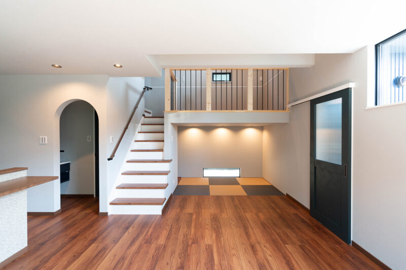 Ｃ様邸　家族とのコミュニケーションが取りやすい、中二階のある邸宅