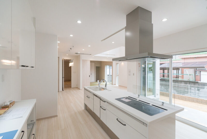 Ｍ様邸　吹き抜けリビングとこだわりの照明◎ゆとりの広さで夢が無限に広がる邸宅