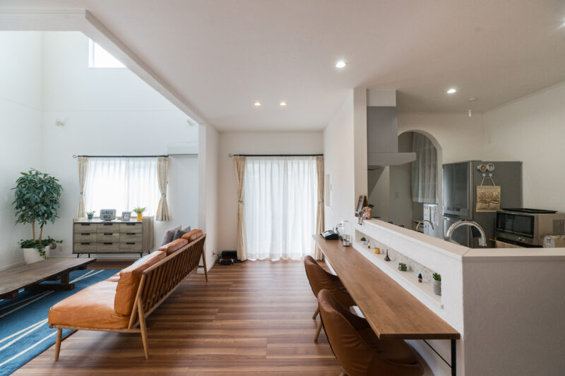 テラコッタがかわいい、ナチュラルテイストの家