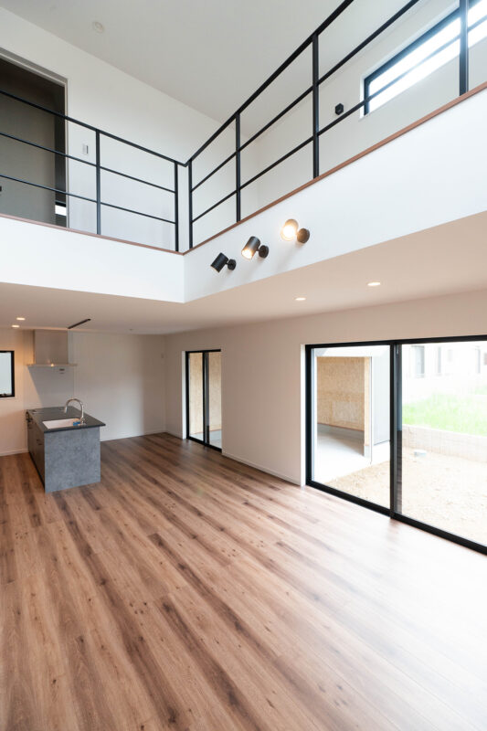 Ｔ様邸　リビングとつながるガレージで趣味を楽しめる邸宅