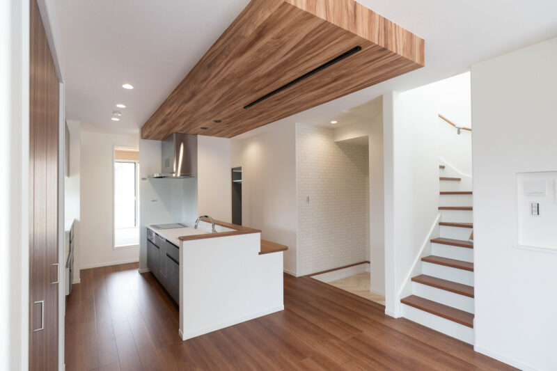 Ｎ様邸　愛犬のためのスペースがリビングに♪家族みんなで会話ができる邸宅