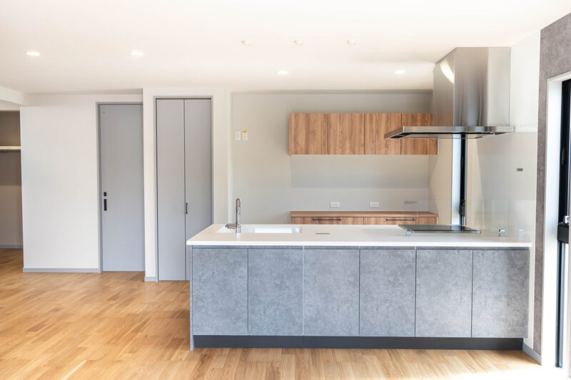 W様邸　洗練と温もり。質感のレイヤードを楽しむ邸宅